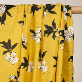 Tissu coton et viscose jaune à motif fleurs d'orchidées  - pretty mercerie - mercerie en ligne