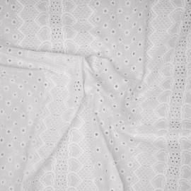 Tissu coton blanc bandes brodés coeurs et fleurs ajourés - pretty mercerie - mercerie en ligne