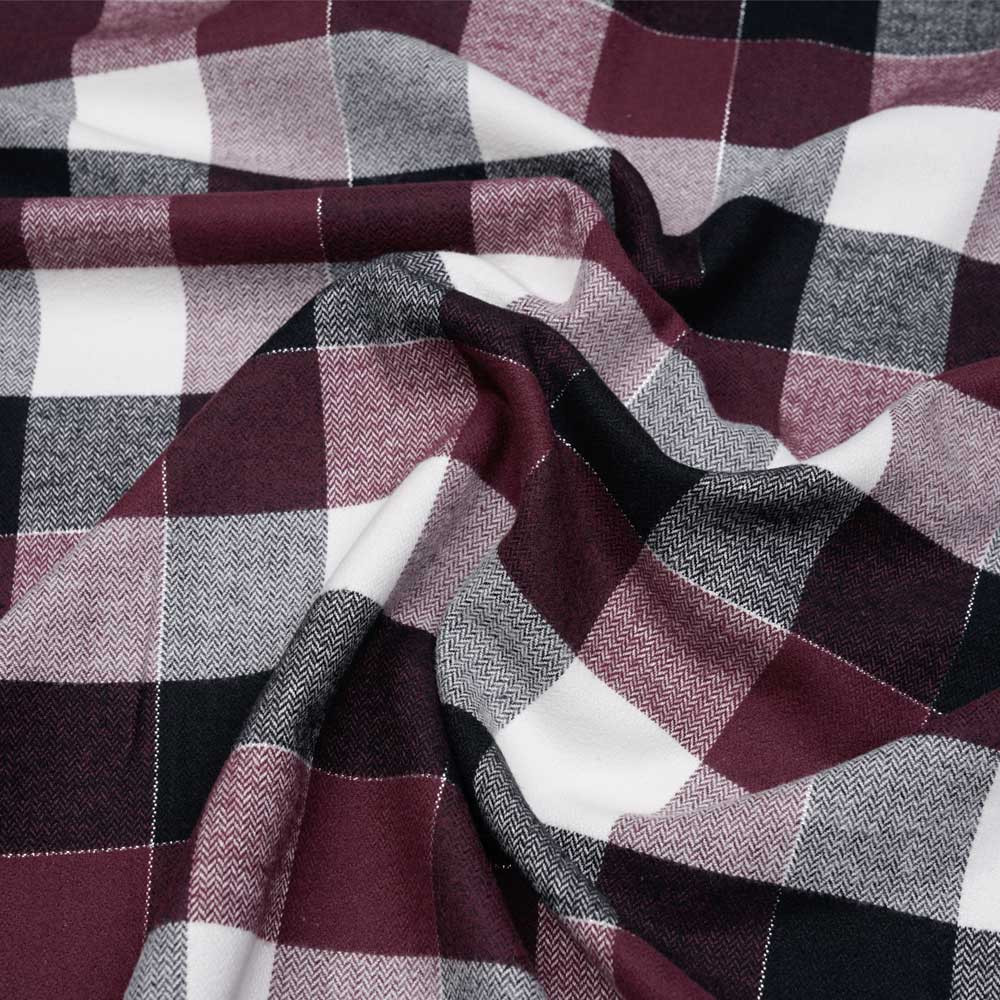 Tissu Flanelle de coton à carreaux et chevrons noir rhododendron blanc cassé et fil argent - pretty mercerie - mercerie en ligne