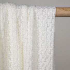 Tissu maille blanc cassé à motif ajouré - pretty mercerie - mercerie en ligne