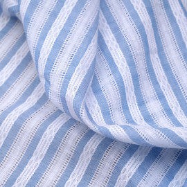 Tissu coton blanc à motif rayures brodées bleu ciel  - pretty mercerie - mercerie en ligne
