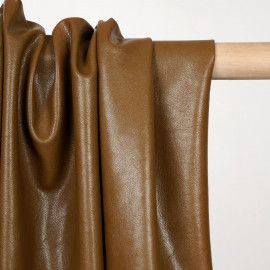 Tissu simili cuir texturé toffee - pretty mercerie - mercerie en ligne