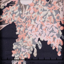 Tissu jacquard bleu nuit grosse fleur rose, corail, gris et fil lurex argent - pretty mercerie - mercerie en ligne
