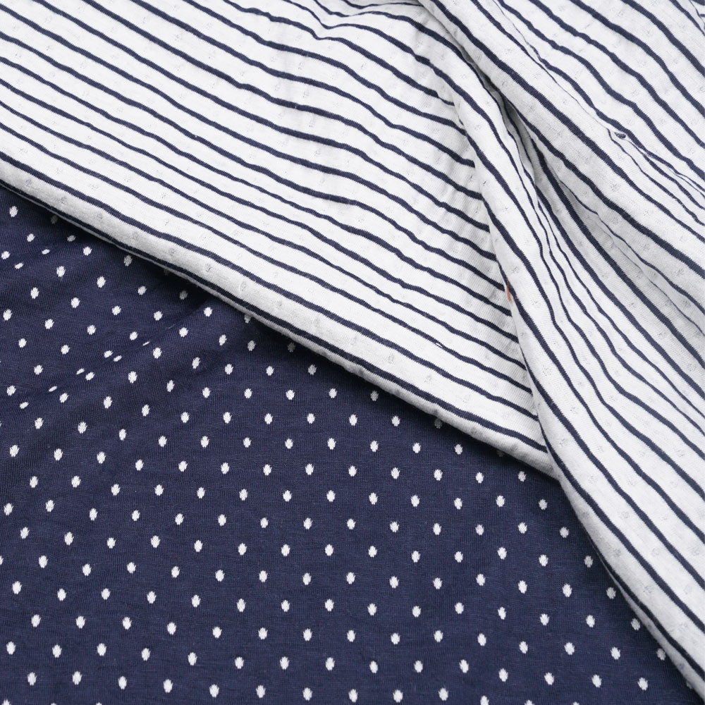 Tissu matelassé bleu marine à pois tissé blanc cassé - Pretty mercerie - mercerie en ligne