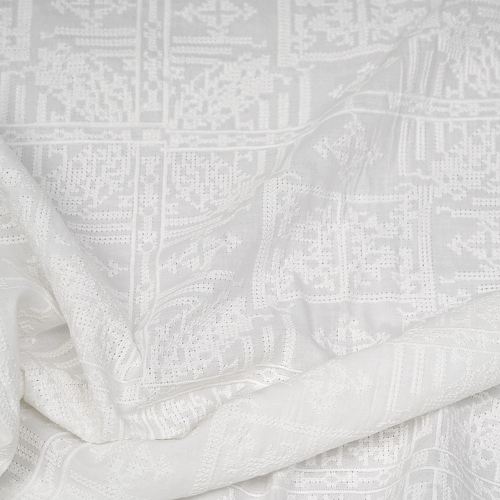 Tissu coton brodé blanc à motif bohème effet points de croix - pretty mercerie - mercerie en ligne