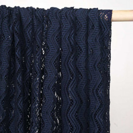 Tissu dentelle bleu marine et noir à motif fleurie et bandes zig zag - Pretty Mercerie - mercerie en ligne
