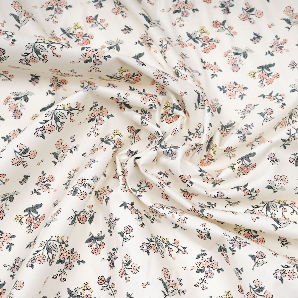 Tissu coton écru à motif fleuri vert rose mauve et jaune - pretty mercerie - mercerie en ligne