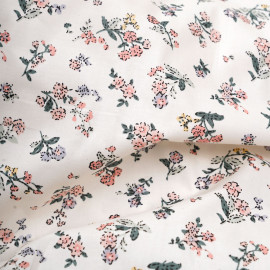 Tissu coton écru à motif fleuri vert rose mauve et jaune - pretty mercerie - mercerie en ligne