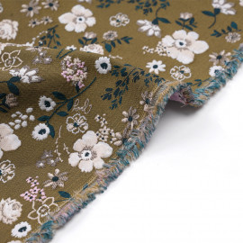 Tissu jacquard vert à motif fleurs des champs roses et vertes - pretty mercerie - mercerie en ligne