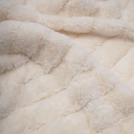 Tissu fausse fourrure blanc cassé à rayures verticales - pretty mercerie - mercerie en ligne
