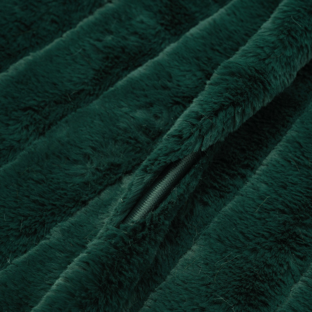 Tissu fausse fourrure vert foncé à rayures verticales - pretty mercerie - mercerie en ligne