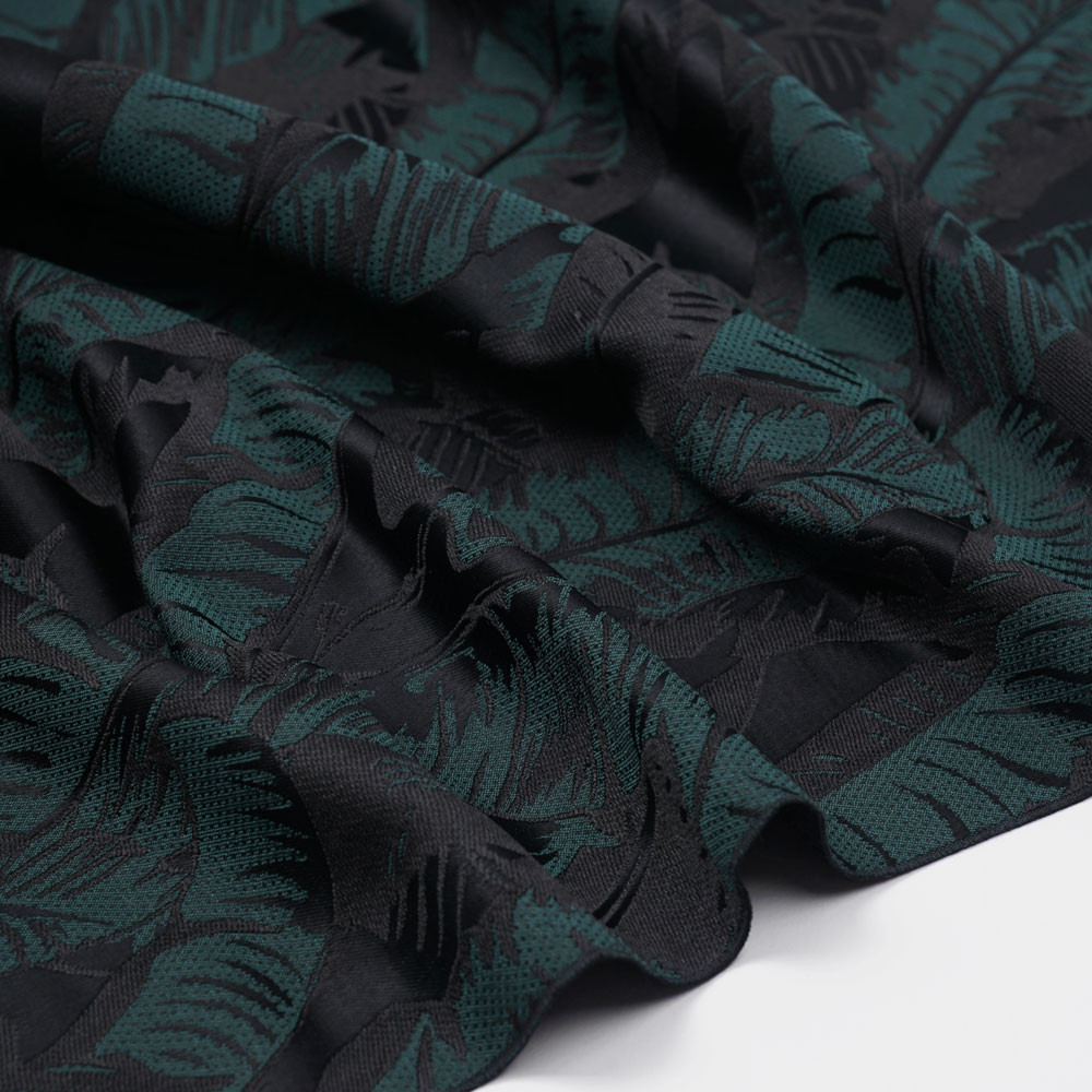 Tissu jacquard noir à motif feuilles vertes et noires  - pretty mercerie - mercerie en ligne