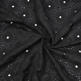 Tissu coton brodé et ajouré noir à motif fleuri  - pretty mercerie - mercerie en ligne