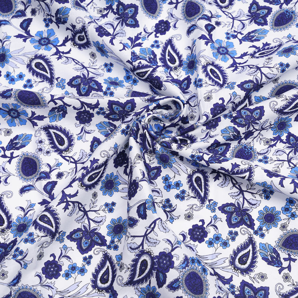 Tissu coton blanc à motif fleuri bleu, azure et lavande - pretty mercerie - mercerie en ligne