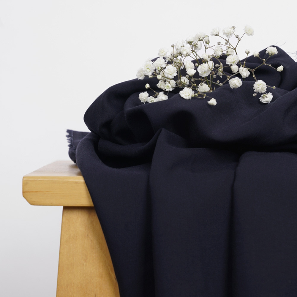 Tissu Tencel sergé bleu nuit - pretty mercerie - mercerie en ligne