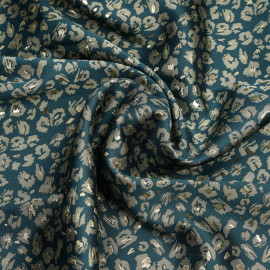 Tissu jacquard vert evergreen à motif léopard doré et fil lurex or - pretty mercerie  - mercerie en ligne