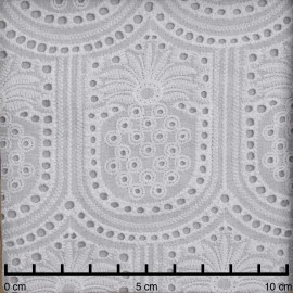 Tissu coton brodé blanc cassé à motif exotique vintage | pretty Mercerie | Mercerie en ligne
