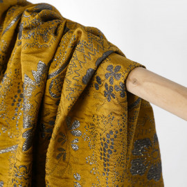 Tissu jacquard moutarde à motif fleuri fil lurex argenté | Pretty Mercerie | Mercerie en ligne