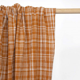 Tissu coton caramel effet froissé à carreaux blanc et fil lurex argenté | Pretty Mercerie | Mercerie en ligne