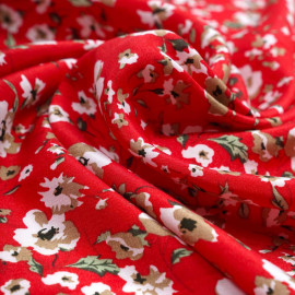 Tissu viscose rouge scarlet à motif fleuri blanc, beige et vert | Pretty Mercerie | Mercerie en ligne