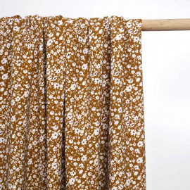 Tissu crêpe ginger à motif petites pâquerettes blanches au coeur mauve | Pretty mercerie | mercerie en ligne