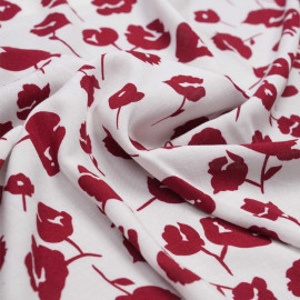 Tissu viscose blanc à motif fleuri cranberry | pretty mercerie | mercerie en ligne