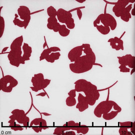 Tissu viscose blanc à motif fleuri cranberry | pretty mercerie | mercerie en ligne