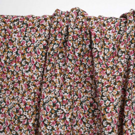 Tissu crêpe vert à motif bloom flower rose et beige | pretty mercerie | mercerie en ligne