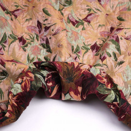 Tissu jacquard tropical peach à motif tissé fleurs tropicales roses et vertes | Pretty Mercerie | Mercerie en ligne