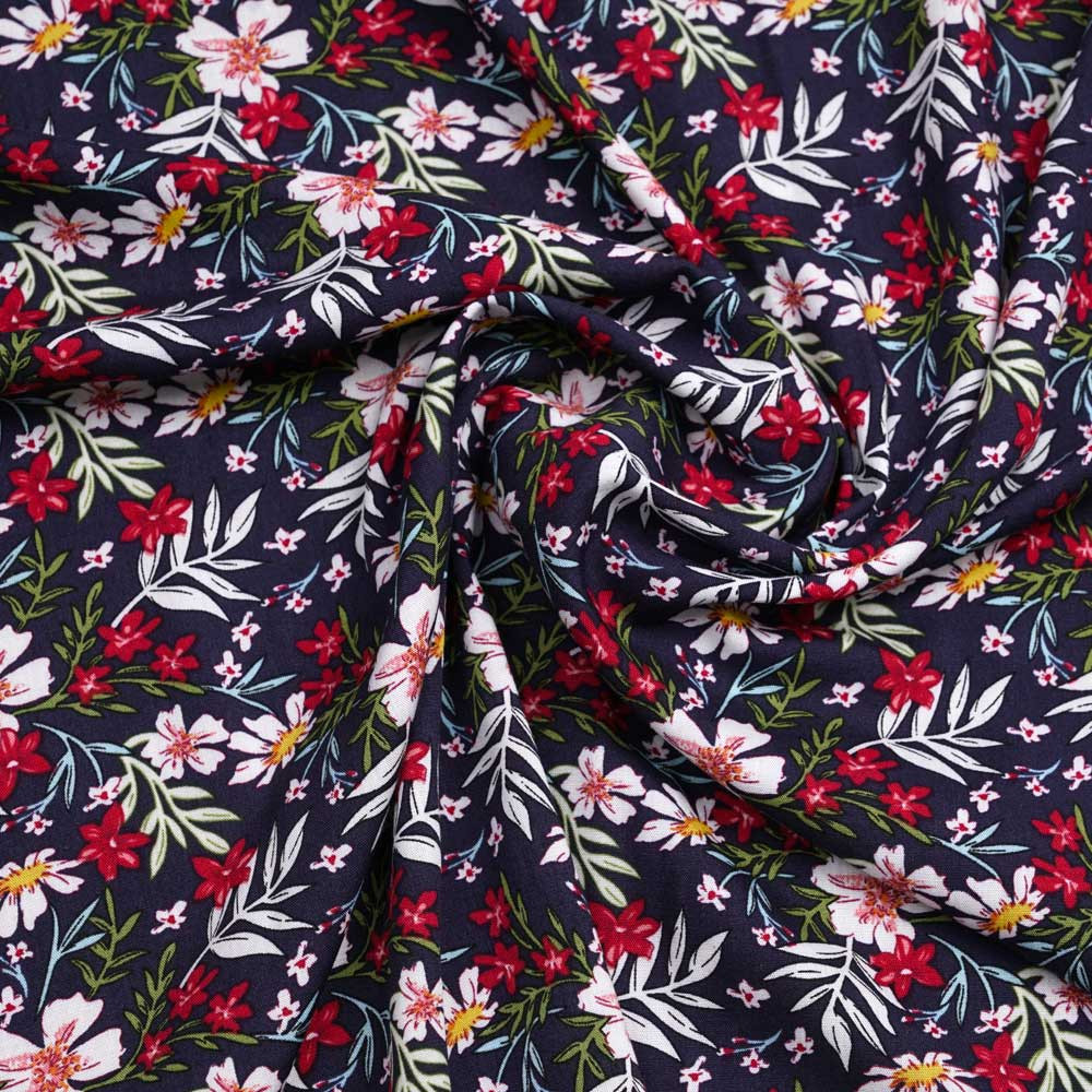 Tissu viscose bleu nuit à motif fleuri sous les tropiques | Pretty Mercerie | Mercerie en ligne