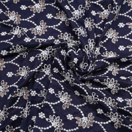 Tissu coton bleu nuit à motif brodé bohème fleuri crème | Pretty Mercerie | mercerie en ligne