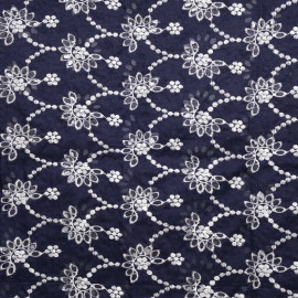 Tissu coton bleu nuit à motif brodé bohème fleuri crème | Pretty Mercerie | mercerie en ligne