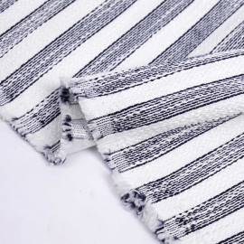 Tissu jacquard blanc à motif tissé rayé bleu marine| Pretty Mercerie | mercerie en ligne