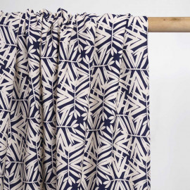 Tissu viscose bleu nuit à motif feuillage crème | Pretty Mercerie | mercerie en ligne