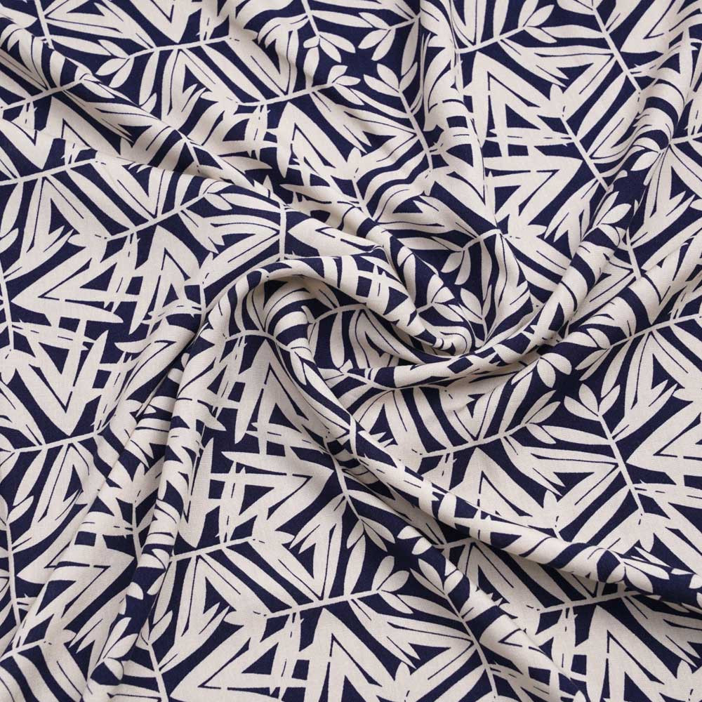 Tissu viscose bleu nuit à motif feuillage crème | Pretty Mercerie | mercerie en ligne