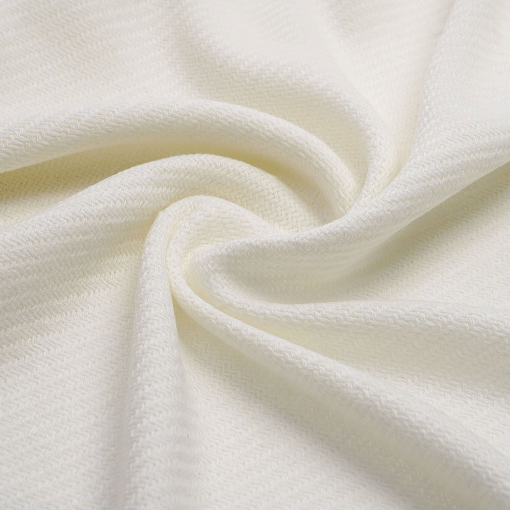 Tissu lainage maille tricoté blanc cassé au motif chevron |Pretty Mercerie | Mercerie en ligne