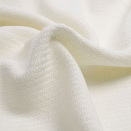 Tissu lainage maille tricoté blanc cassé au motif chevron |Pretty Mercerie | Mercerie en ligne
