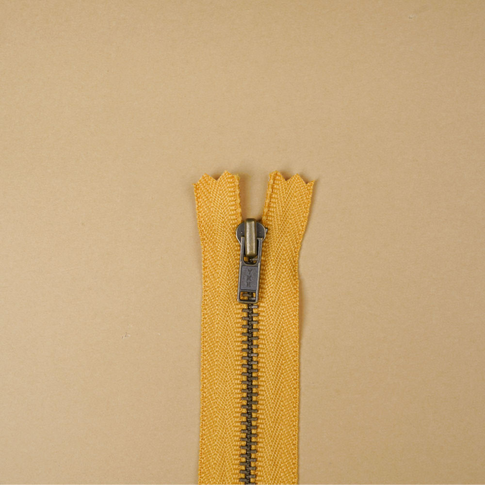 Fermeture éclair YKK non-séparable honey gold 14cm | Pretty Mercerie | Mercerie en ligne