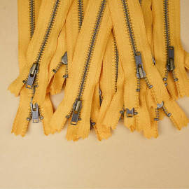 Fermeture éclair YKK non-séparable honey gold 14cm | Pretty Mercerie | Mercerie en ligne