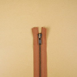 Fermeture éclair YKK non-séparable sienna 14cm | Pretty Mercerie | Mercerie en ligne