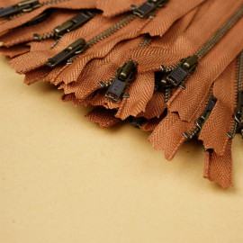 Fermeture éclair YKK non-séparable sienna 14cm | Pretty Mercerie | Mercerie en ligne
