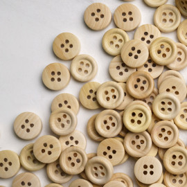 Bouton bois naturel 4 trous 11mm | Pretty Mercerie | Mercerie en ligne
