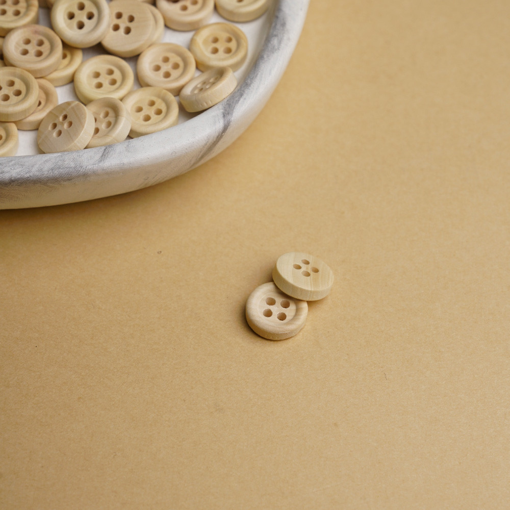 Bouton bois naturel 4 trous 11mm | Pretty Mercerie | Mercerie en ligne