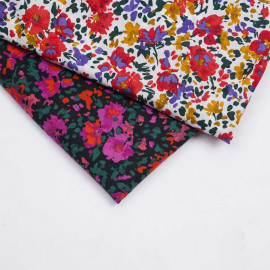 Tissu coton blanc à motif bouquet de fleur rouge, moutarde, vert et lavande| Pretty Mercerie | Mercerie en ligne