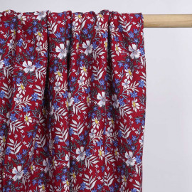 viscose rouge foncé à motif fleuri sous les tropiques | Pretty mercerie | Mercerie en ligne