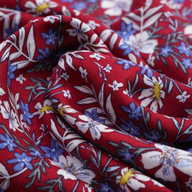 viscose rouge foncé à motif fleuri sous les tropiques | Pretty mercerie | Mercerie en ligne