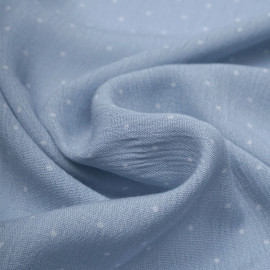 Tissu viscose baby bleu à motif petit pois blanc | Pretty Mercerie | mercerie en ligne