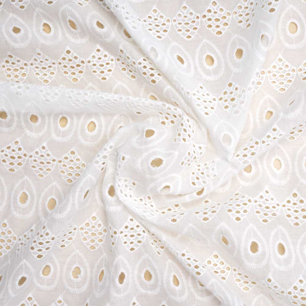 Tissu coton brodé blanc à motif paon | pretty Mercerie | mercerie en ligne