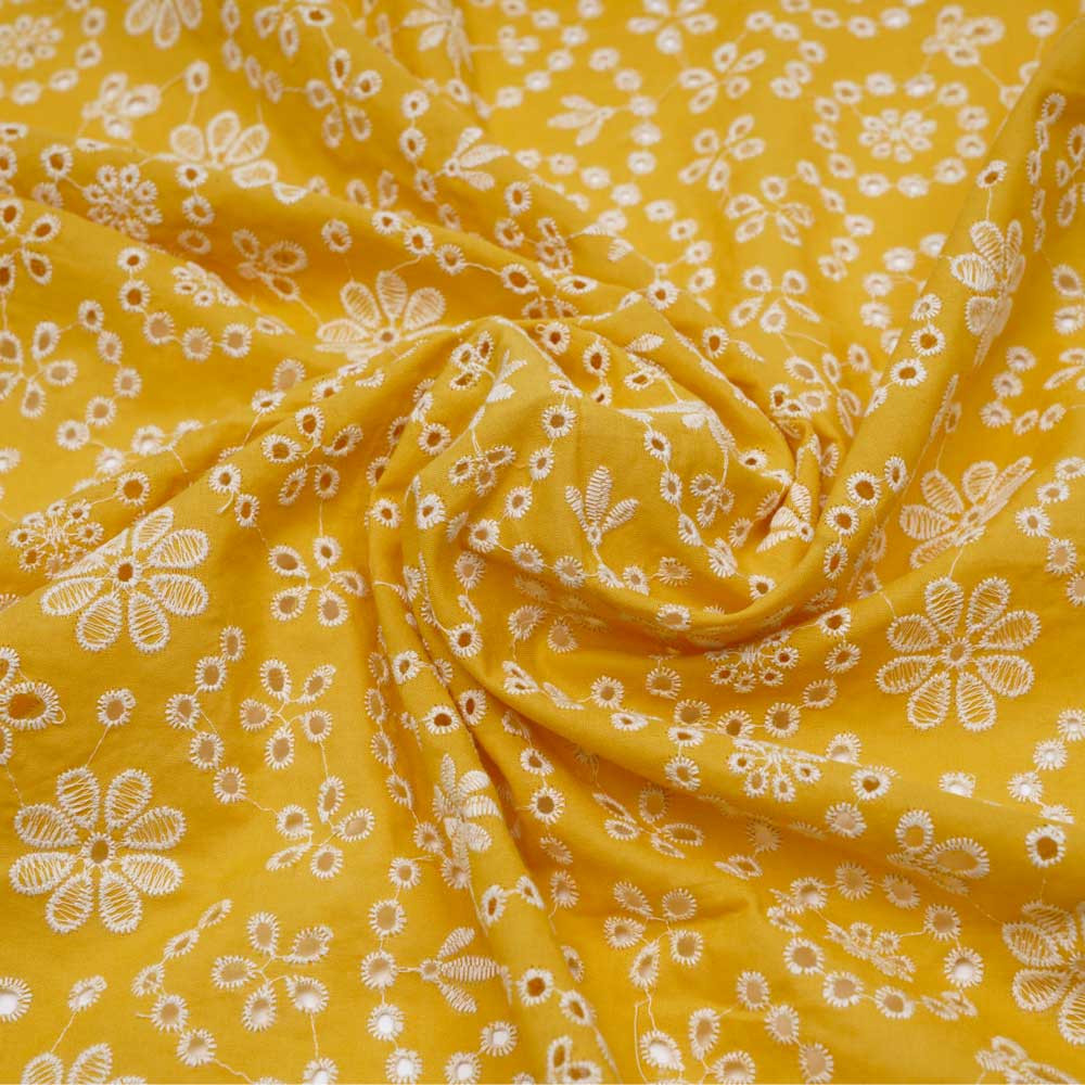 Tissu coton brodé mimosa à motif fleuri ajouré et festonné | Pretty Mercerie | mercerie en ligne