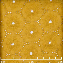 Tissu coton brodé et ajouré mimosa à motif fleuri | pretty mercerie | mercerie en ligne